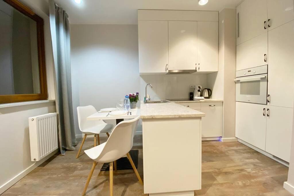 Exclusive 2Br! Apartment Near City Center +Netflix Warsaw Exterior photo