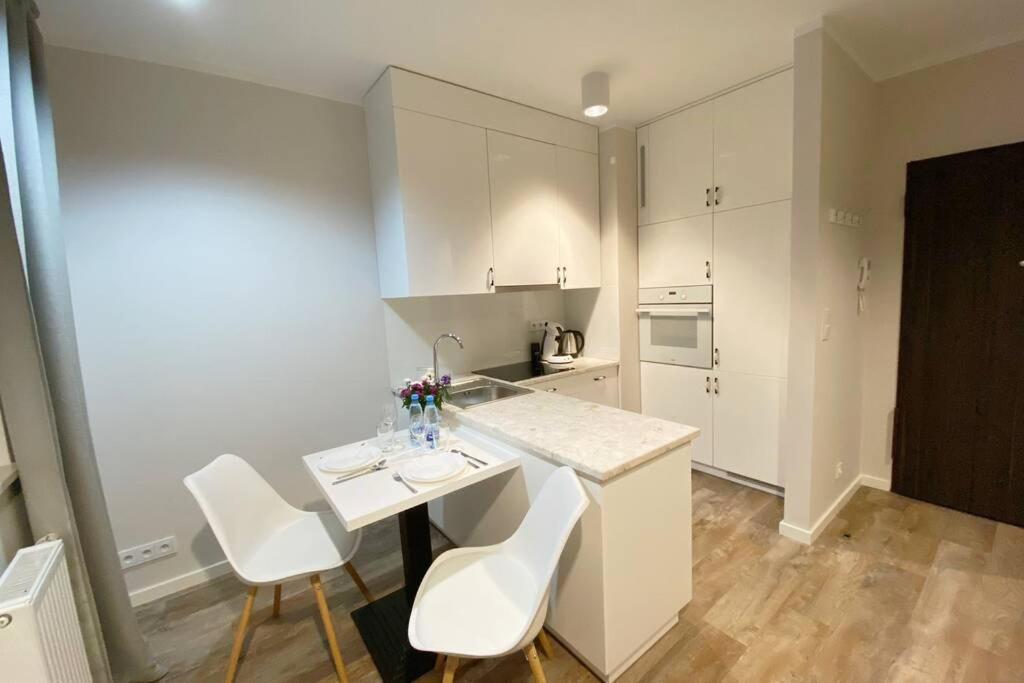Exclusive 2Br! Apartment Near City Center +Netflix Warsaw Exterior photo